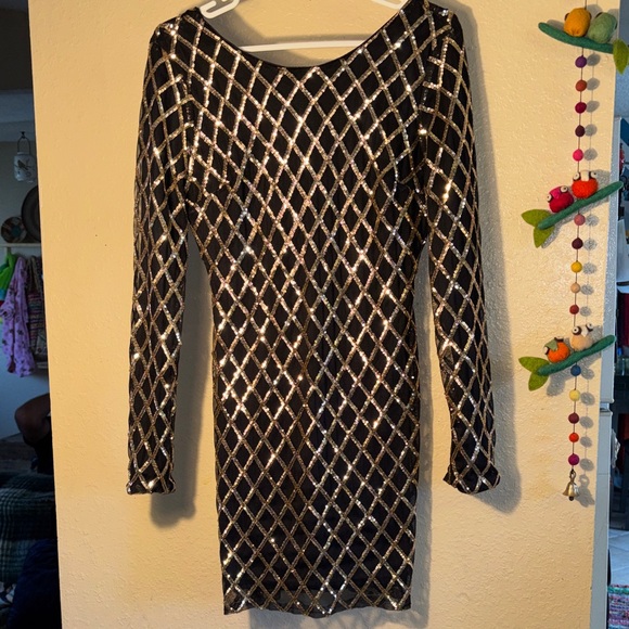Forever 21 Dresses & Skirts - NWOT Forever 21 Long Sleeve Black Gold Diamond Pattern Sequence Mini Body